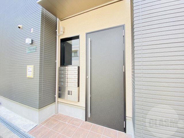 18/24 エントランス
