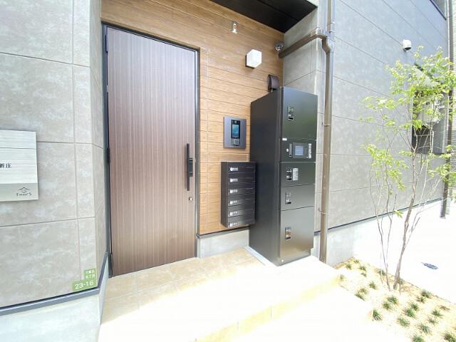 21/27 エントランス