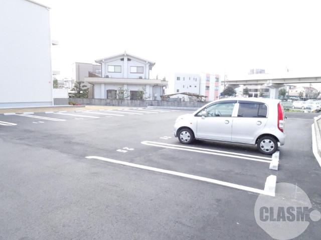 23/30 駐車場