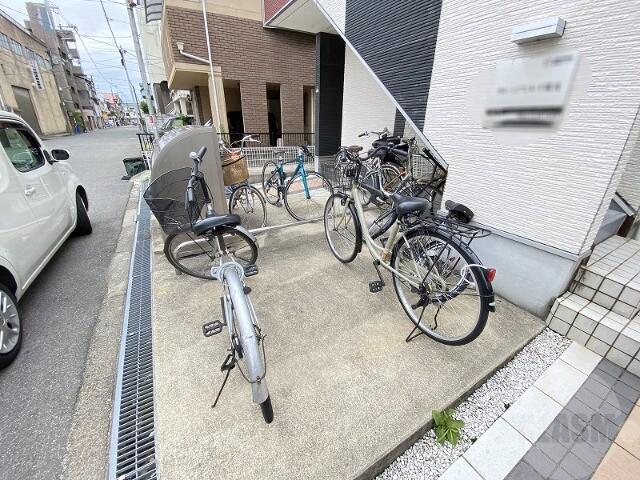 23/30 エントランス