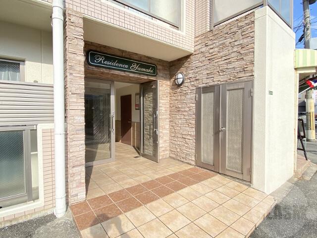 16/25 エントランス