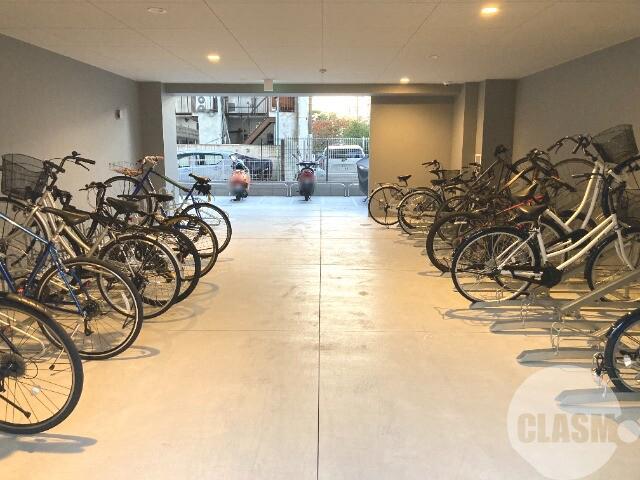 21/26 駐車場