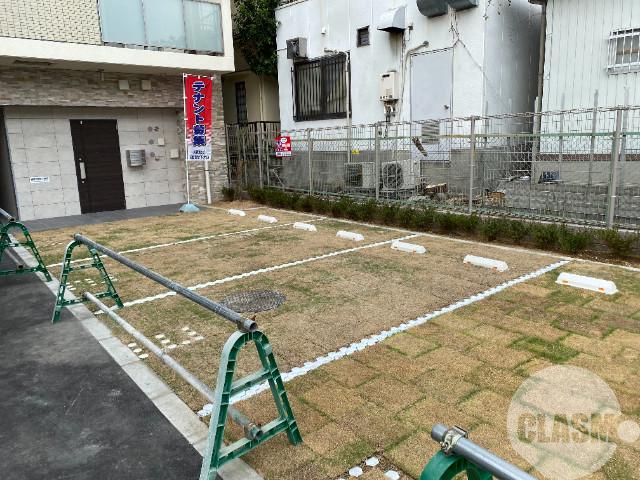23/30 駐車場