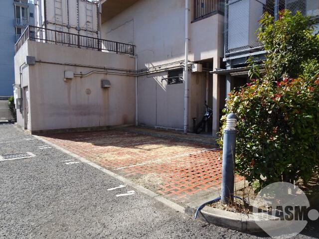 16/22 駐車場