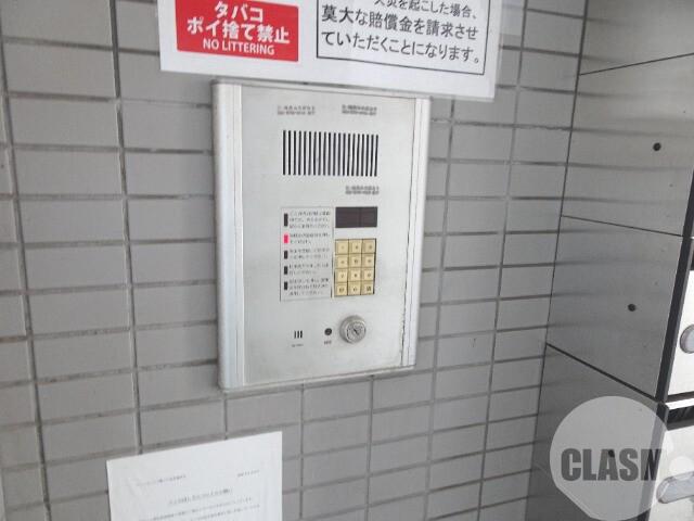 16/21 エントランス