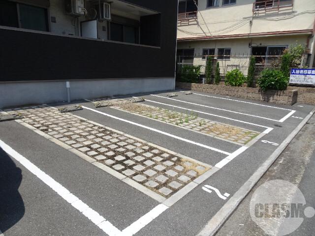 20/30 駐車場