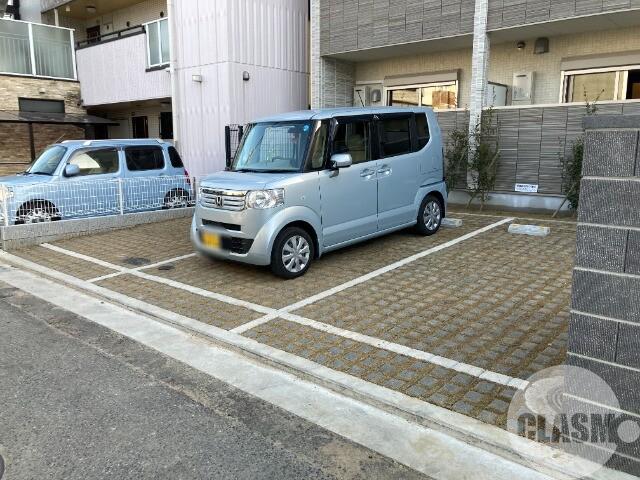 22/27 駐車場
