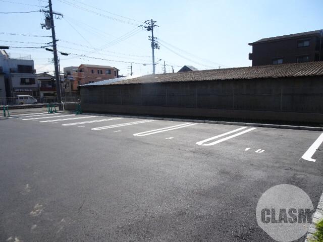 23/30 駐車場
