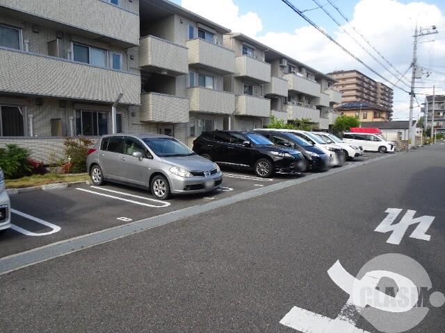 22/30 駐車場