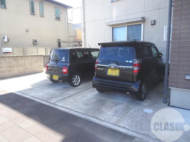 23/30 駐車場