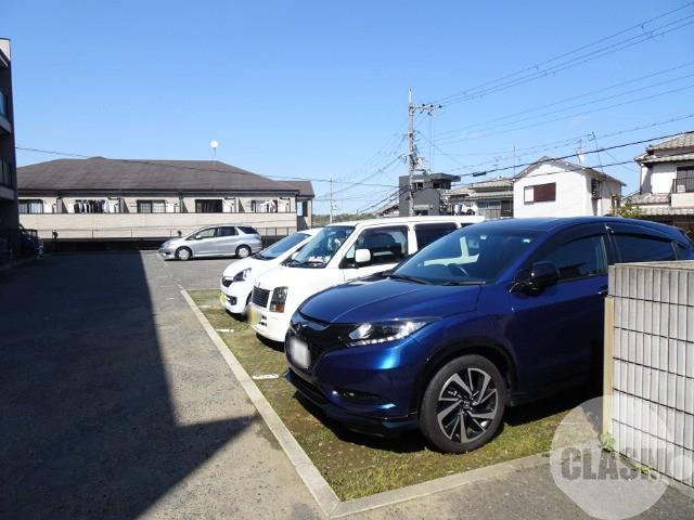 18/30 駐車場