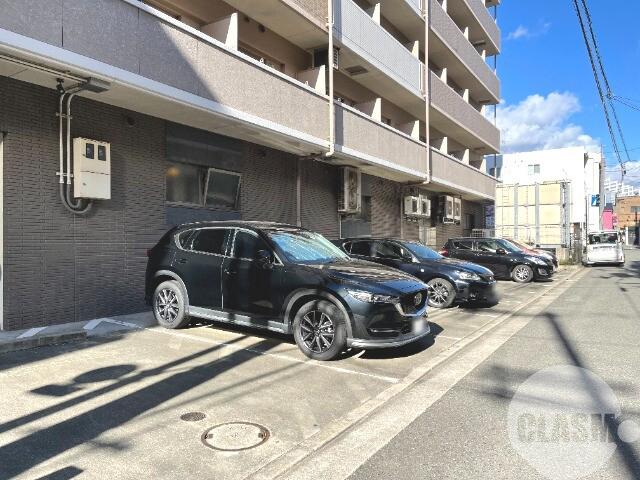 22/27 駐車場