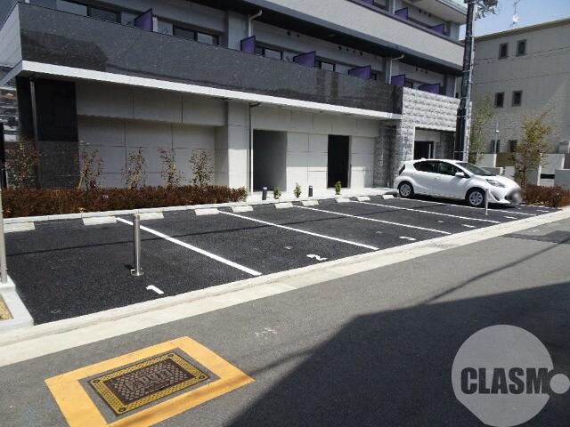 23/28 駐車場