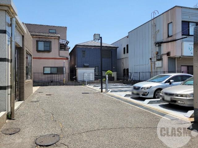 23/30 駐車場
