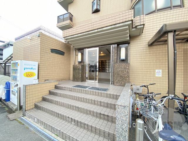 22/30 エントランス