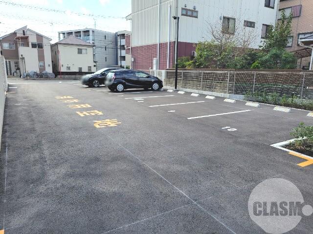 23/30 駐車場