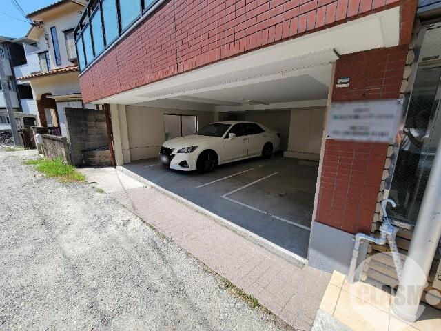 21/26 駐車場