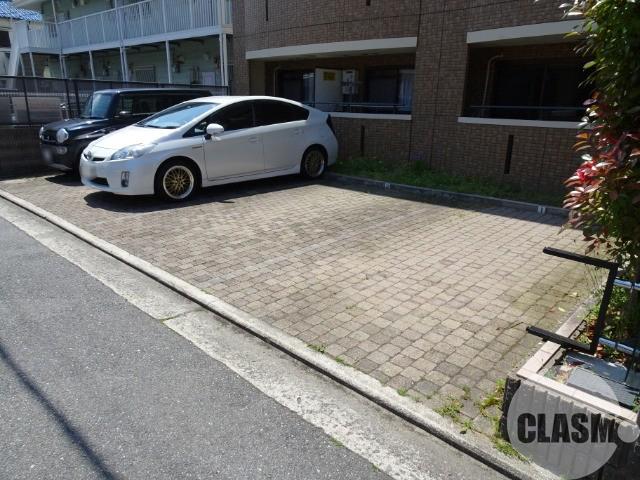 22/30 駐車場