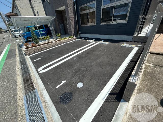22/28 駐車場