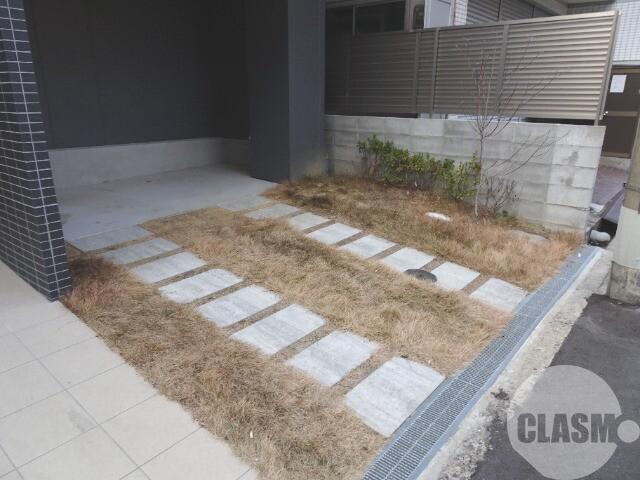 21/26 駐車場