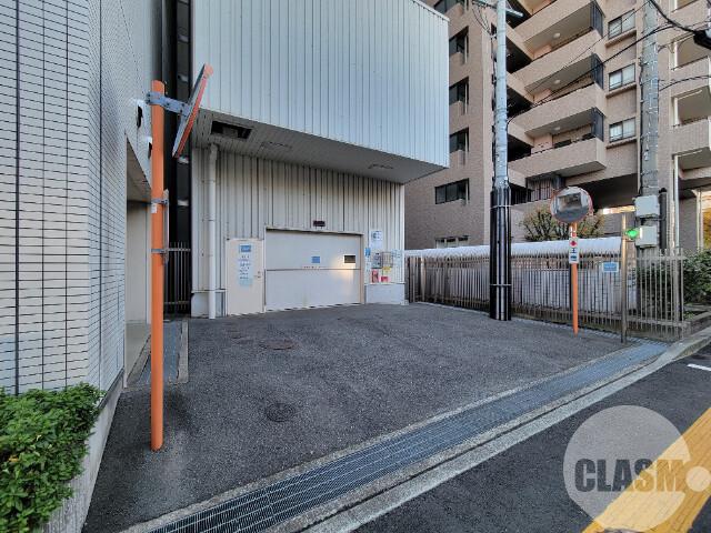 22/27 駐車場