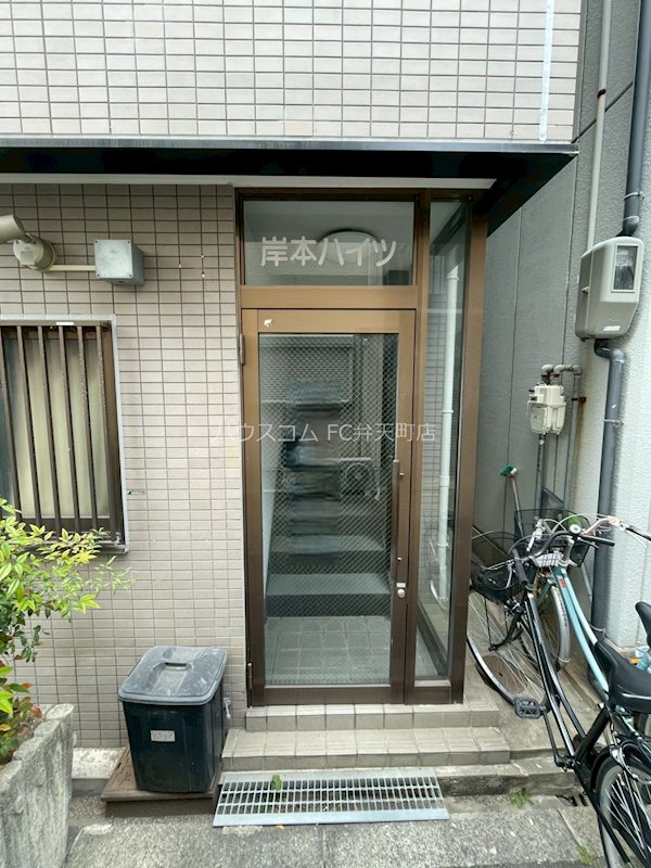 19/25 エントランス