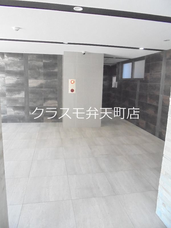 14/19 エントランス