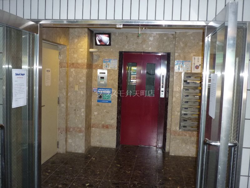 14/19 エントランス