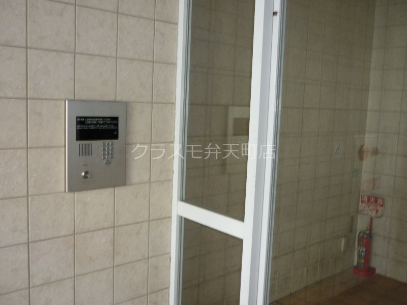 16/21 エントランス