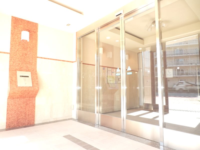 19/25 エントランス