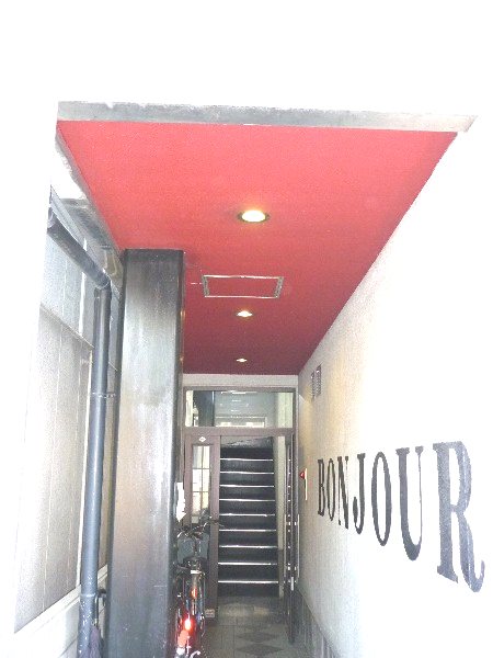 17/23 エントランス