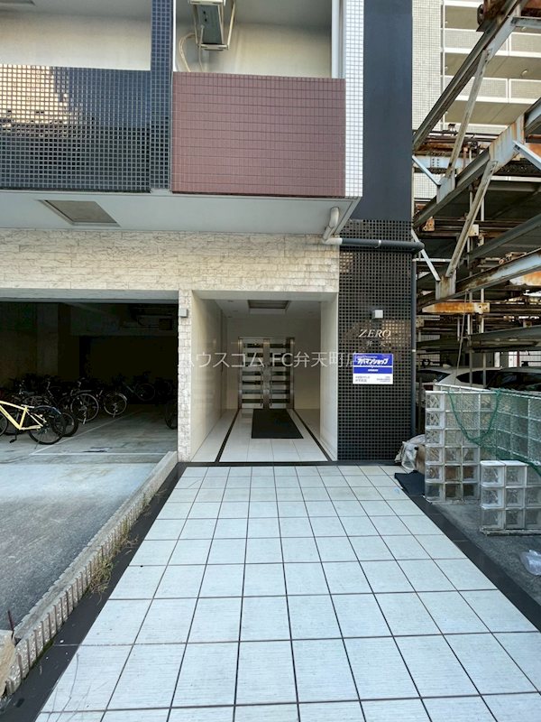 18/24 エントランス