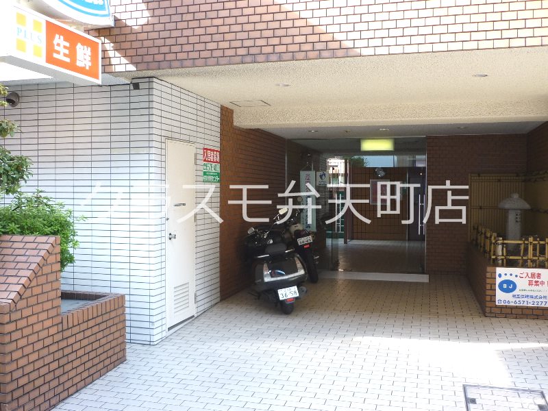 21/26 エントランス