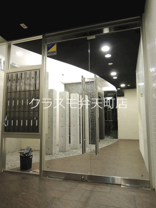 14/19 エントランス