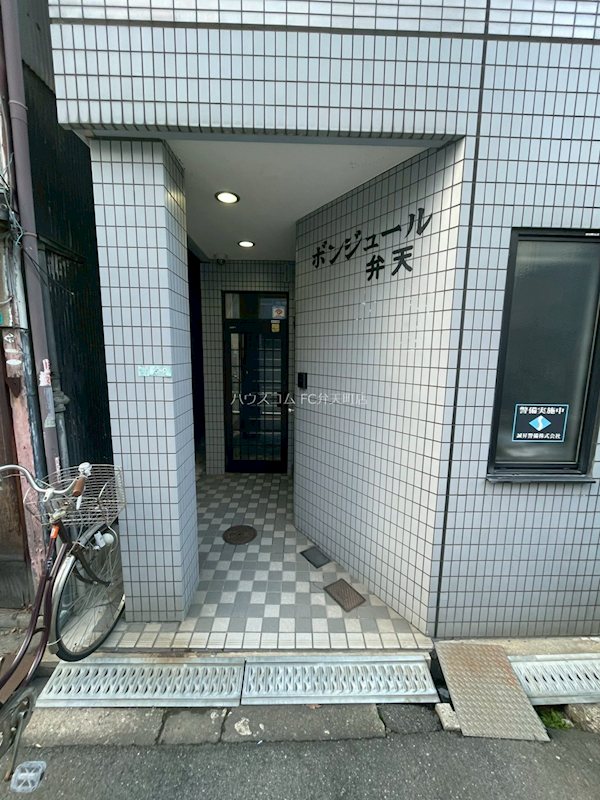 17/22 エントランス