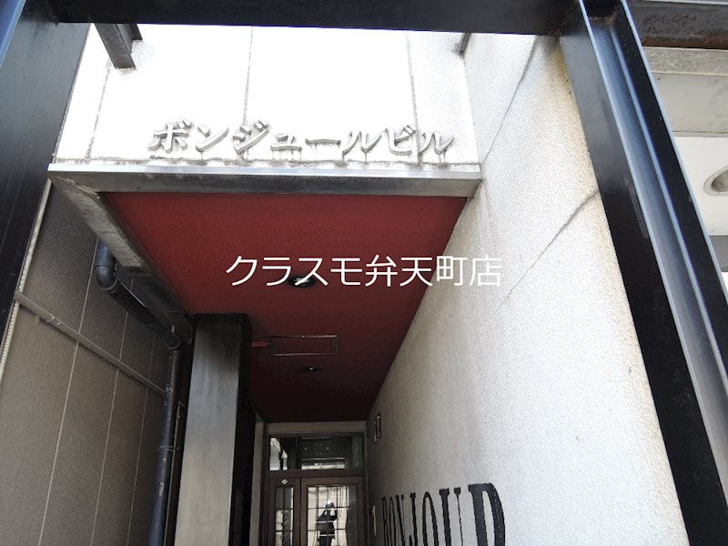 17/23 エントランス