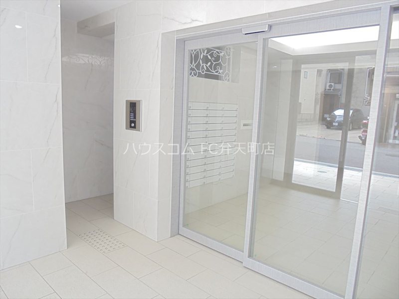 16/22 エントランス