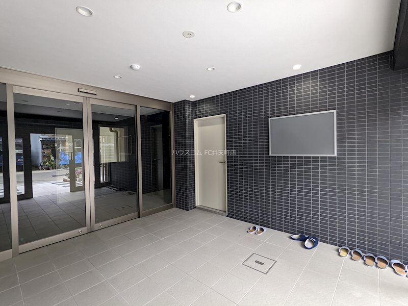 18/24 エントランス