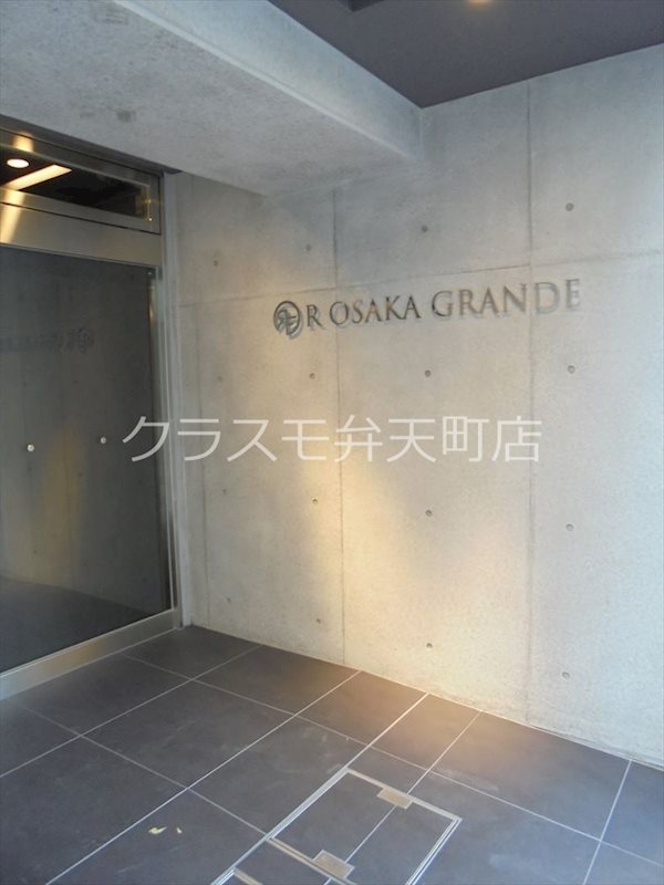 14/19 エントランス