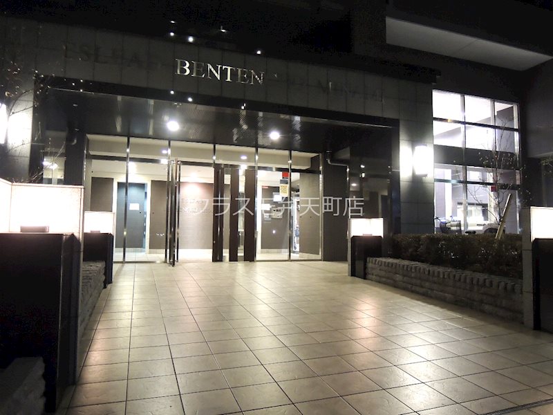 20/26 エントランス