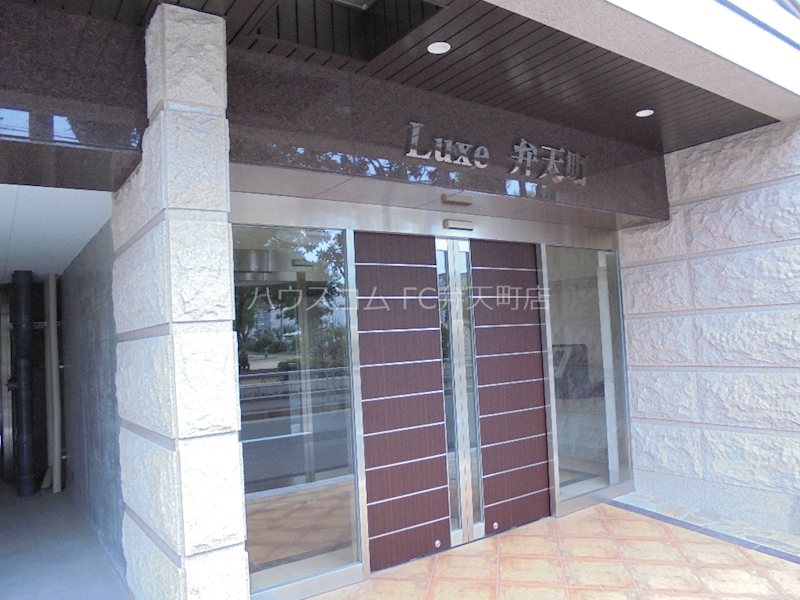 16/21 エントランス