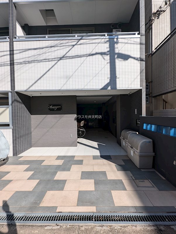 20/26 エントランス