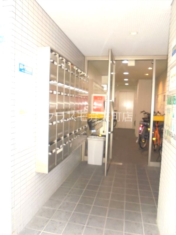 16/21 エントランス