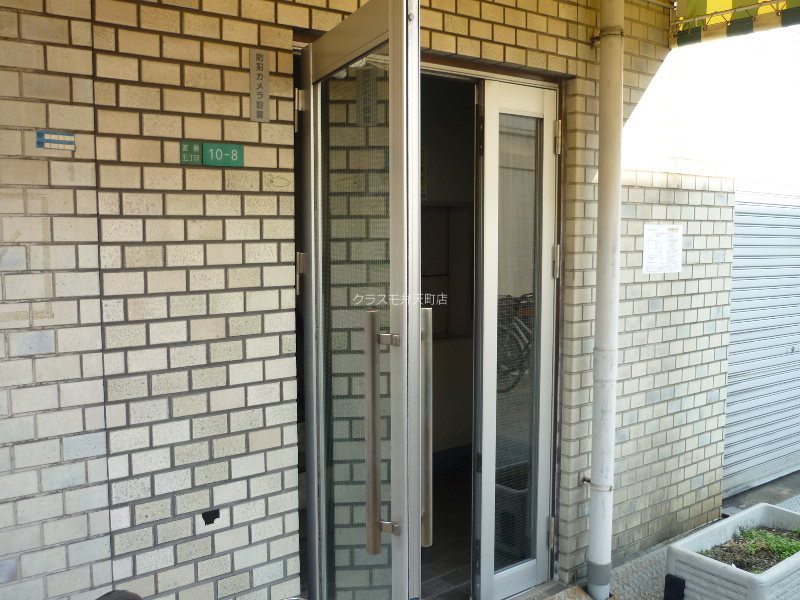 14/19 エントランス