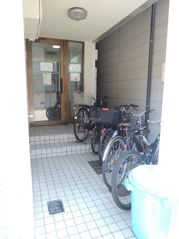 15/20 エントランス