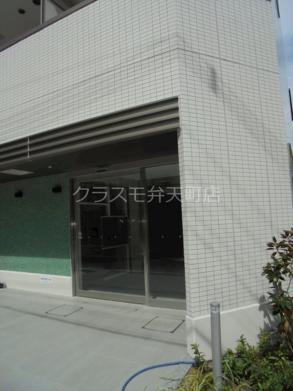 21/26 エントランス