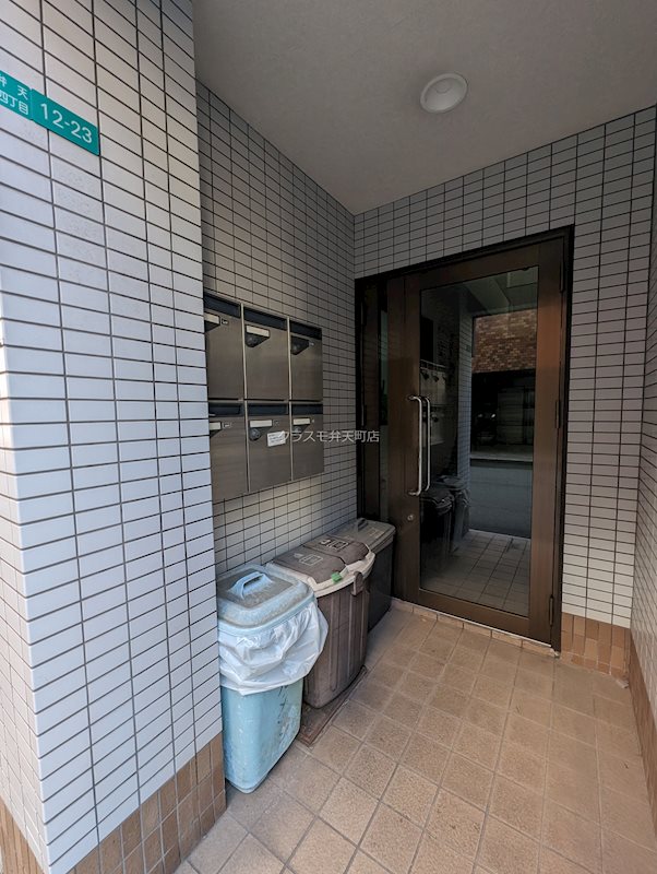 15/19 エントランス