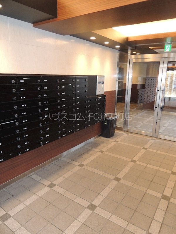 16/21 エントランス