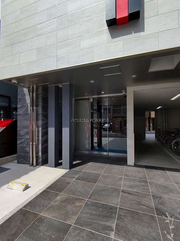 17/25 エントランス