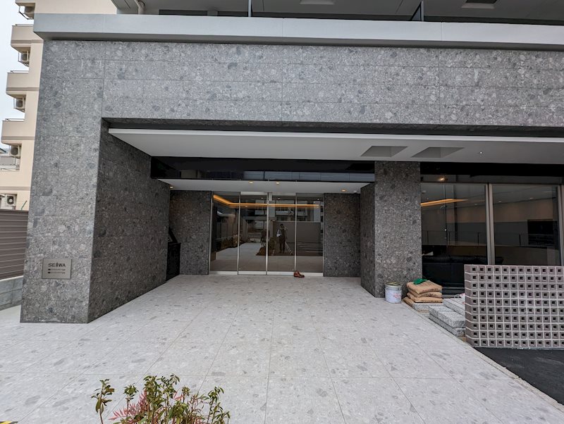 16/22 エントランス